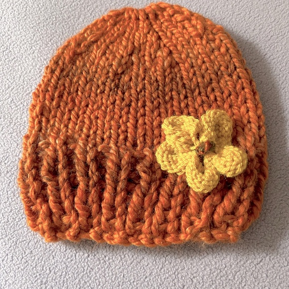 Girls Rust Beanie (NWOT) - Picture 1 of 4